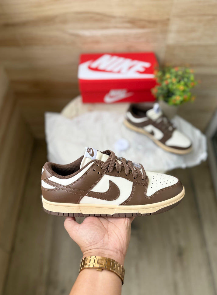 NIKE SB DUNK LOW MOCHA