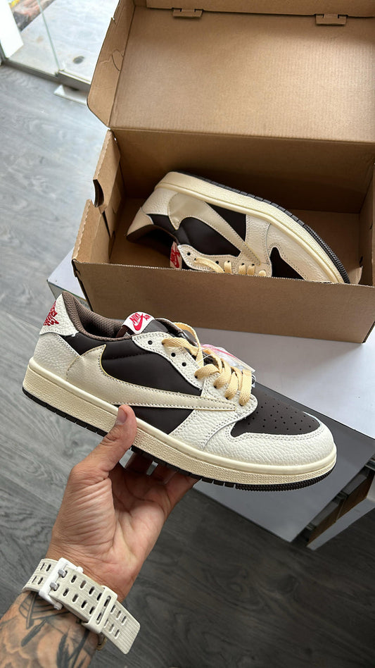 NIKE AIR JORDAN TRAVIS SCOTT LOW
